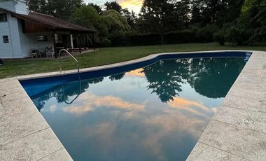 CASA 4 AMBIENTES EN VENTA CON PILETA EN EZEIZA