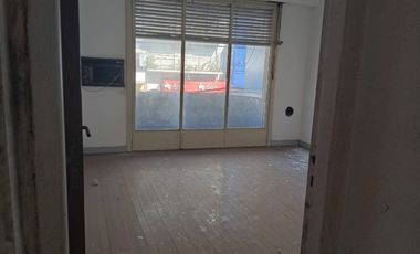 Local Lote c/vivienda Lomas sobre Yrigoyen 8900