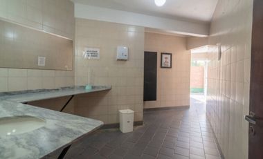 SE VENDE SALON DE EVENTOS Y 4 LOCALES COMERCIALES