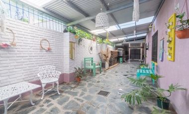 SE VENDE SALON DE EVENTOS, 4 LOCALES Y CANCHA F5