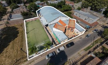 SE VENDE SALON DE EVENTOS, 4 LOCALES Y CANCHA F5