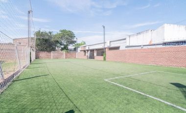 SE VENDE SALON DE EVENTOS, 4 LOCALES Y CANCHA F5