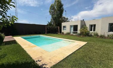 Venta Casa Amueblada Barrio Estudiantes Mercedes