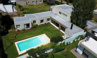 Venta Casa Amueblada Barrio Estudiantes Mercedes
