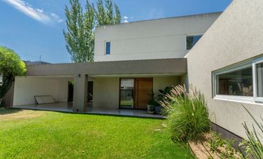 Venta Casa Amueblada Barrio Estudiantes Mercedes