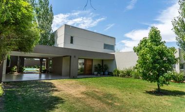 Venta Casa Amueblada Barrio Estudiantes Mercedes