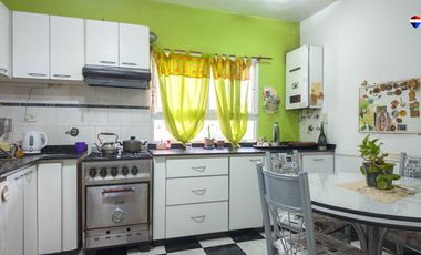 DEPTO 4 AMB EN VENTA EN SARANDI A MTS DE AV MITRE