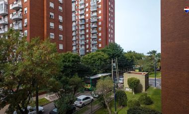DEPTO 4 AMB EN VENTA EN SARANDI A MTS DE AV MITRE
