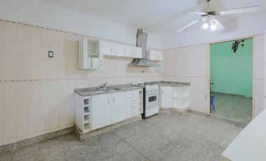 CASA 6 AMBIENTES - TERRAZA C/QUINCHO - P PATRICIOS