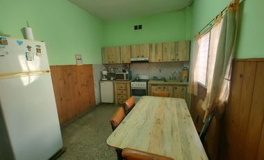 VENTA CASA 4 AMBIENTES, MORON, APTO CREDITO!