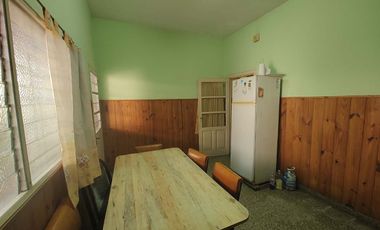 VENTA CASA 4 AMBIENTES, MORON, APTO CREDITO!