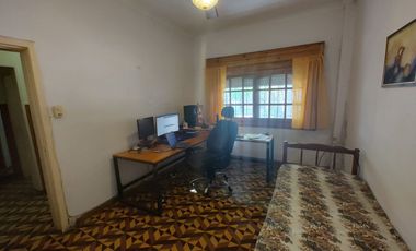 VENTA CASA 4 AMBIENTES, MORON, APTO CREDITO!