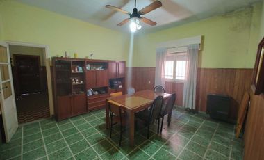 VENTA CASA 4 AMBIENTES, MORON, APTO CREDITO!