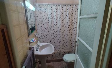 VENTA CASA 4 AMBIENTES, MORON, APTO CREDITO!