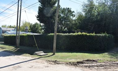VENTA CASA CON PILETA EN MORENO