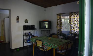 VENTA CASA CON PILETA EN MORENO