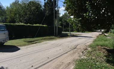 VENTA CASA CON PILETA EN MORENO