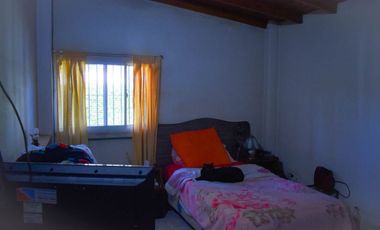 VENTA CASA CON PILETA EN MORENO