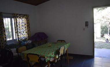 VENTA CASA CON PILETA EN MORENO