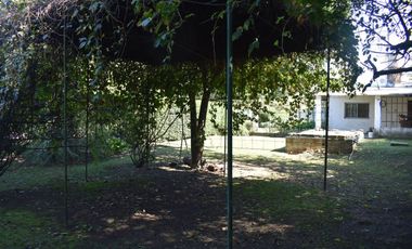 VENTA CASA CON PILETA EN MORENO
