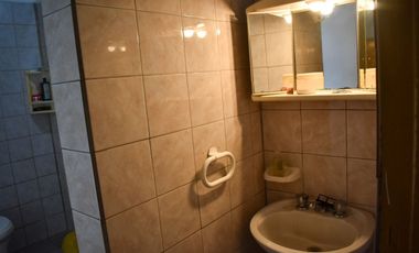 VENTA CASA CON PILETA EN MORENO