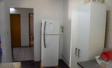 VENTA CASA CON PILETA EN MORENO