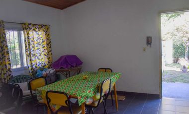 VENTA CASA CON PILETA EN MORENO
