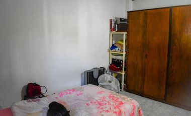 VENTA CASA CON PILETA EN MORENO