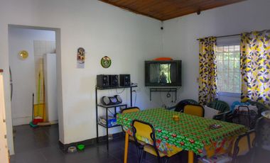 VENTA CASA CON PILETA EN MORENO