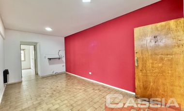 DEPARTAMENTO DOS AMBIENTES MUY LUMINOSO, UN DORMIT. COCINA INDEP. 40m2