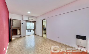 DEPARTAMENTO DOS AMBIENTES MUY LUMINOSO, UN DORMIT. COCINA INDEP. 40m2