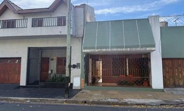 VENTA CASA DOS AMB C/COCHERA, PATIO - APTO CREDITO