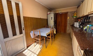 VENTA CASA DOS AMB C/COCHERA, PATIO - APTO CREDITO