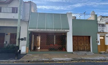 VENTA CASA DOS AMB C/COCHERA, PATIO - APTO CREDITO