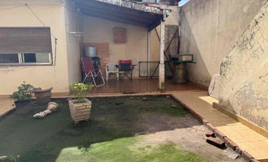 VENTA CASA DOS AMB C/COCHERA, PATIO - APTO CREDITO