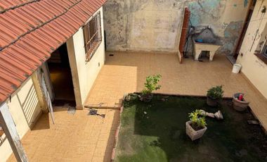 VENTA CASA DOS AMB C/COCHERA, PATIO - APTO CREDITO