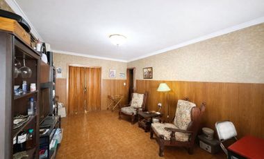 VENTA CASA DOS AMB C/COCHERA, PATIO - APTO CREDITO