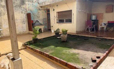 VENTA CASA DOS AMB C/COCHERA, PATIO - APTO CREDITO