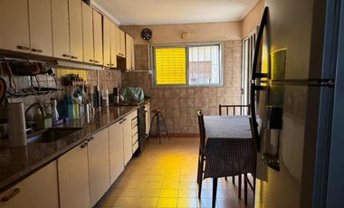 VENTA CASA DOS AMB C/COCHERA, PATIO - APTO CREDITO
