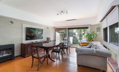 VENTA Casa 6 amb Olivos Parque Cocheras Pileta