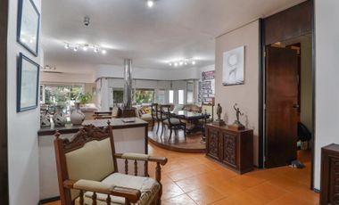 VENTA Casa 6 amb Olivos Parque Cocheras Pileta