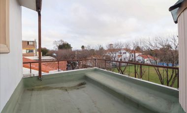 VENTA Casa 6 amb Olivos Parque Cocheras Pileta