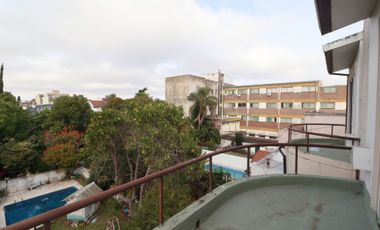 VENTA Casa 6 amb Olivos Parque Cocheras Pileta