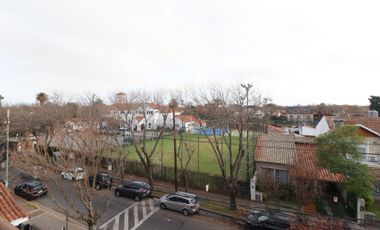 VENTA Casa 6 amb Olivos Parque Cocheras Pileta