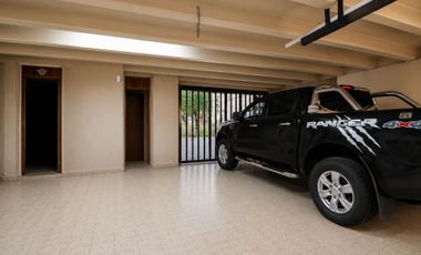 VENTA Casa 6 amb Olivos Parque Cocheras Pileta