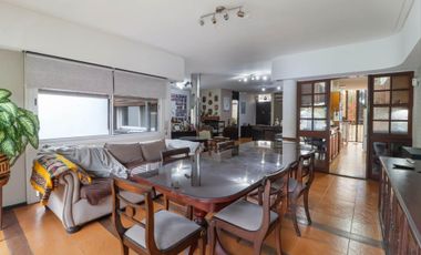 VENTA Casa 6 amb Olivos Parque Cocheras Pileta
