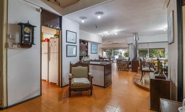 VENTA Casa 6 amb Olivos Parque Cocheras Pileta