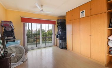 VENTA Casa 6 amb Olivos Parque Cocheras Pileta