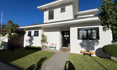 SE VENDE LINDA CASA MEDITERRANEA EN CONDOMINIO