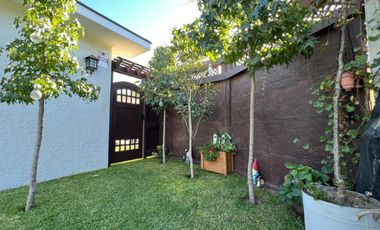SE VENDE LINDA CASA MEDITERRANEA EN CONDOMINIO